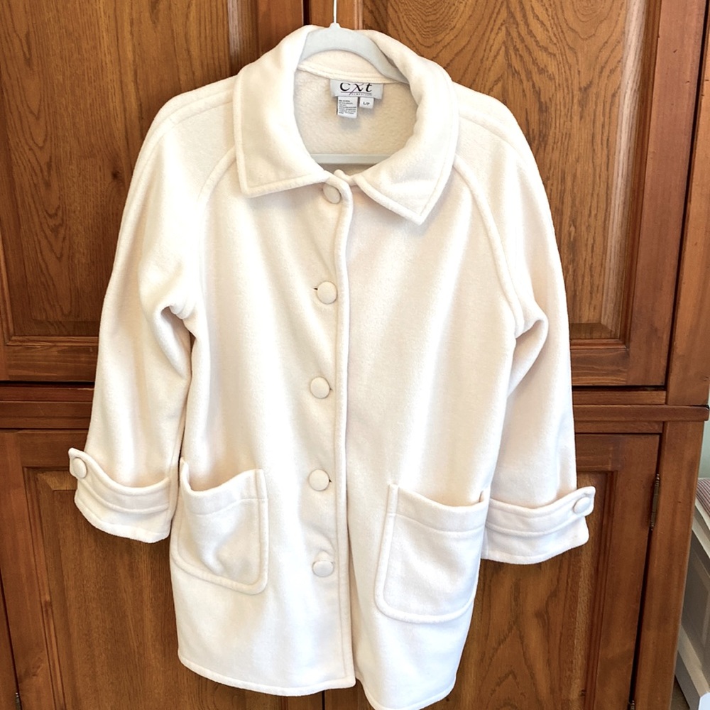 Women’s cream fleece thigh length coat.  L/P
